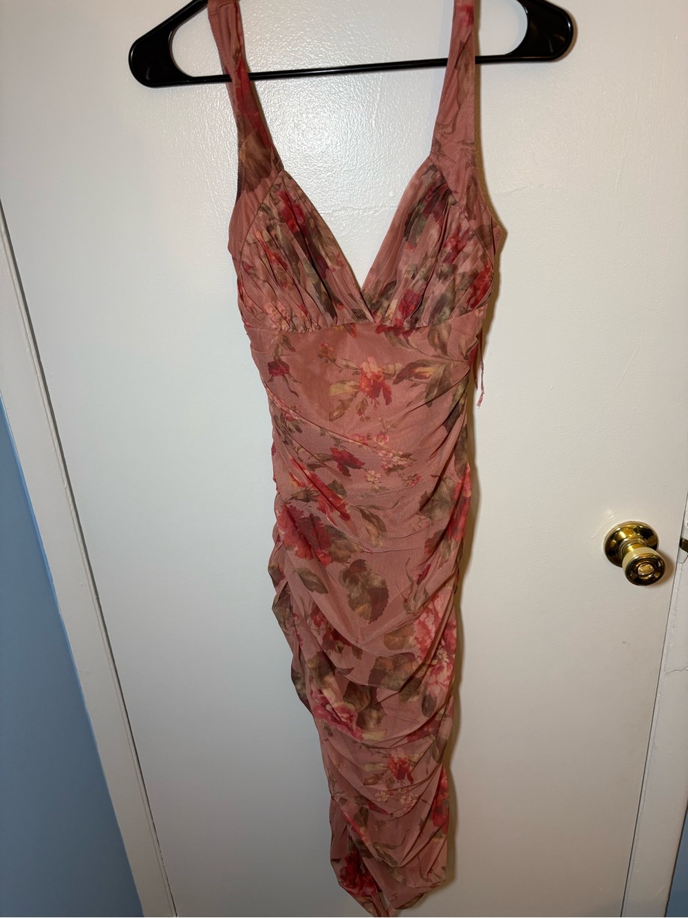 Windsor Rust-Peach Floral Ruched V-Neck Midi Dress